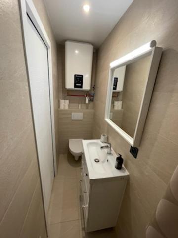 Saint-Germain-En-Laye: Grand Studio En Centre Ville A 2 Minutes Du Rer Exterior photo